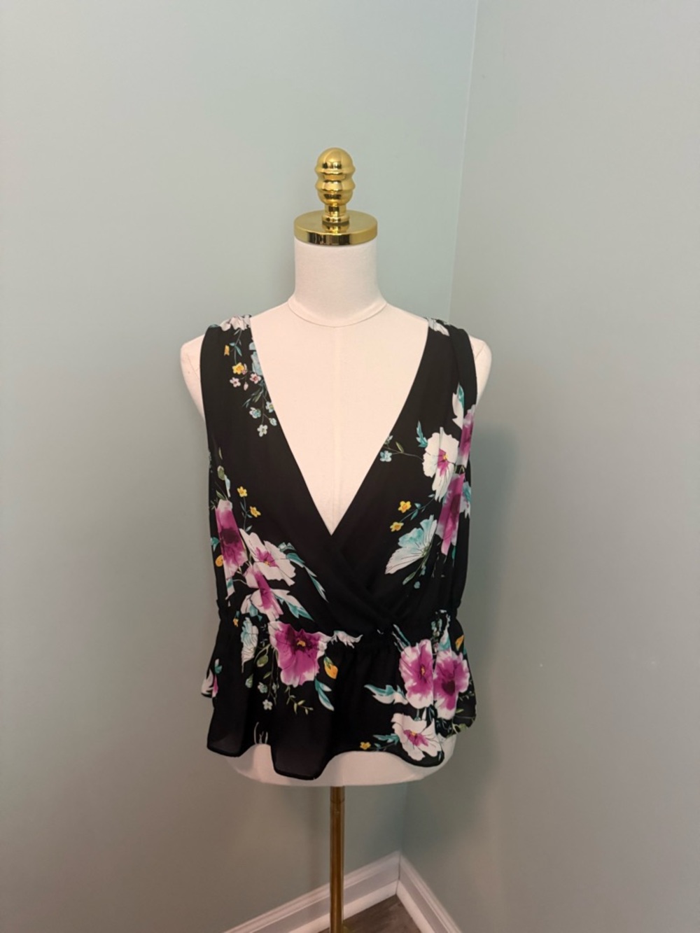 Express Floral Sleeveless Faux Wrap Peplum‎ Top V-Neck Blouse Black Pink Large L